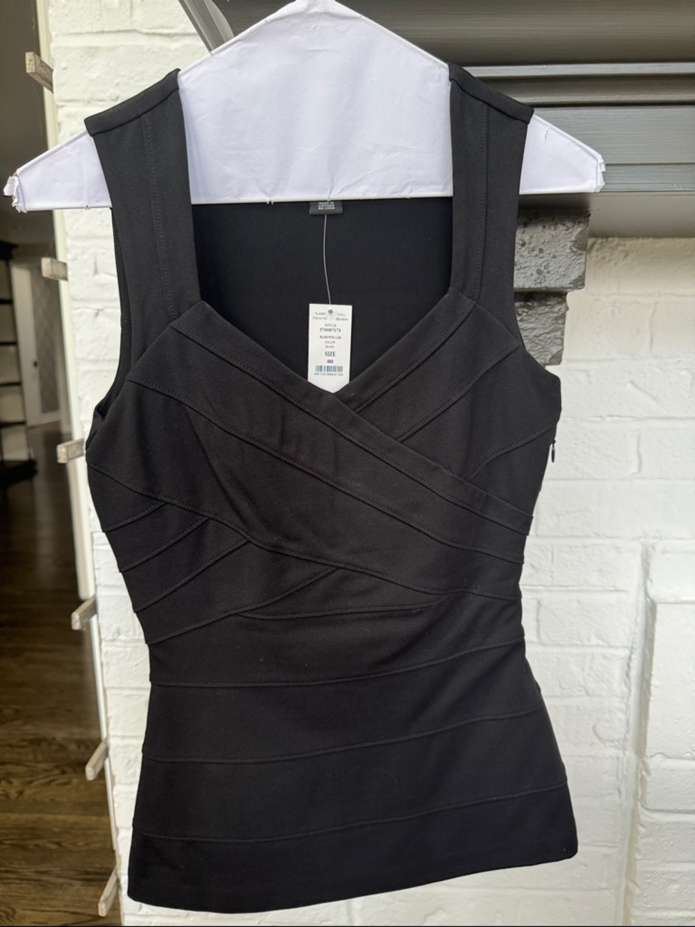 NWT White House Black Market Black Sleeveless Fitted Bandage Knit Top- Size 00